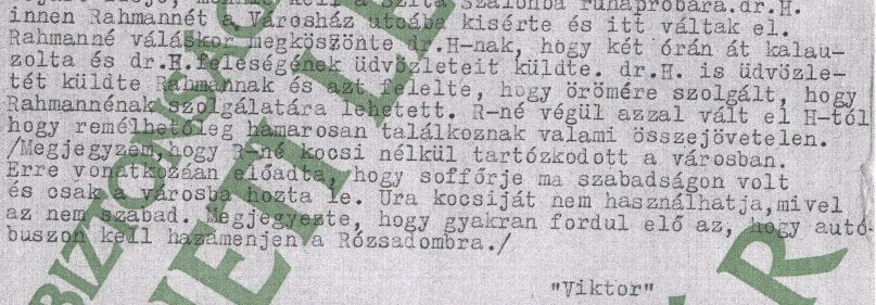 Séta közben / Forrás: ÁBTL