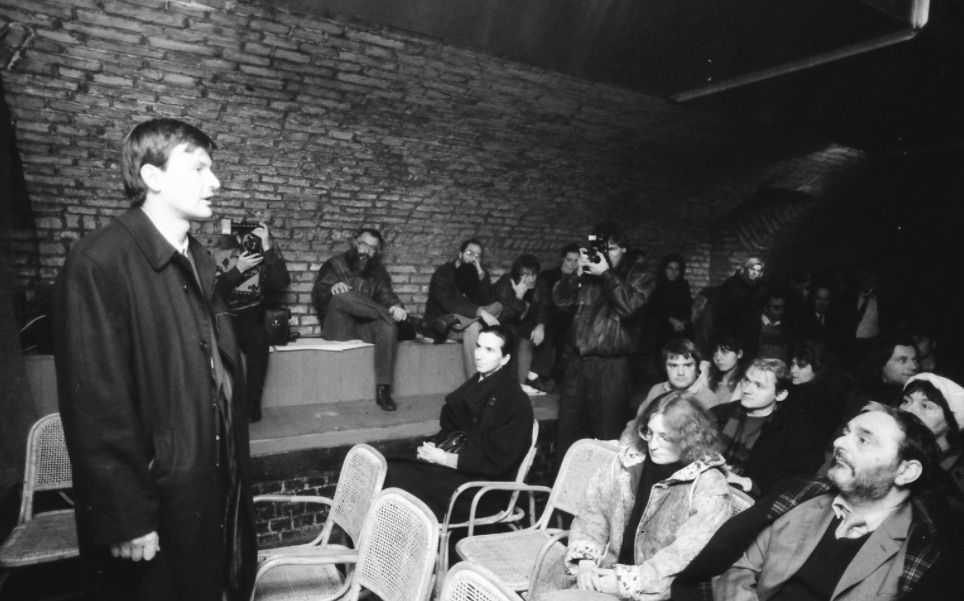 Demszky a Tilos az Á-ban. Bevezetőt tart / Fotó: Fortepan.hu, ad: Szigetváry Zsolt