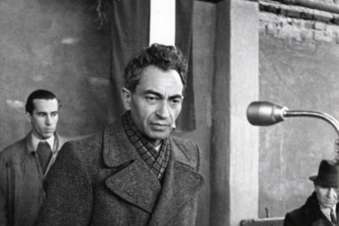 A Magyar Vagon- és Gépgyár (MVG) átadási ünnepsége 1945. november 20-án. Beszédet mond Gerő Ernő közlekedésügyi miniszter / Fortepan.hu, ad.: Bauer Sándor
