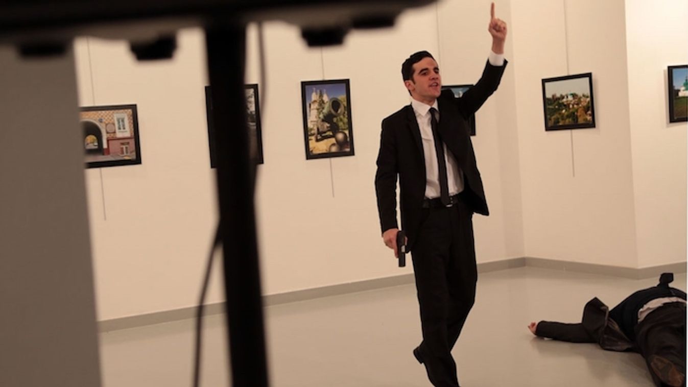 Az orosz nagykövet meggyilkolásáról készített kép nyerte a World Press Photo fődíját