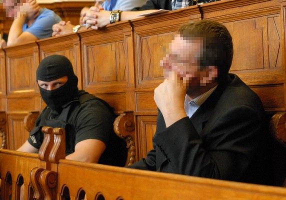 Fazekas Ferenc miután az utolsó pillanatban beismert, fel is mentették Fotó: Mészáros Péter/PS
