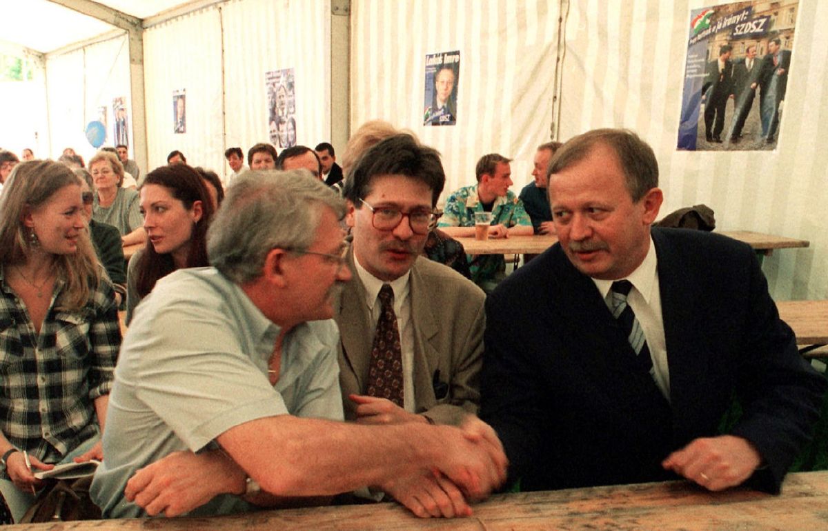 Az SZDSZ kampányzáró naggyûlést tartott Budapesten, a Gazdagréten, Kuncze Gábor pártelnök részvételével. A képen: Szent-Iványi István, a parlamenti frakció vezetõje és Kuncze Gábor /Fotó: MTI