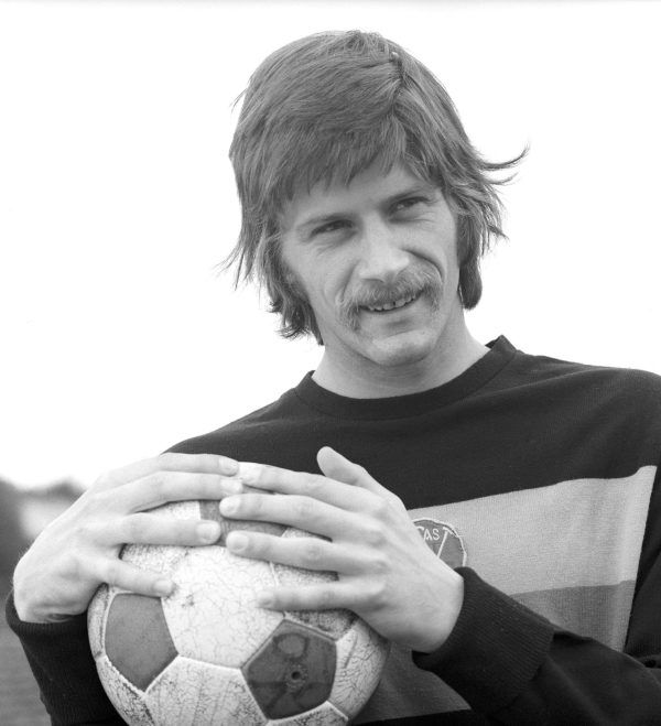 A mindössze 23 éves Mészáros Ferenc, a Vasas SC újsütetű hálóőre 1973-ban.<br /> Fotó: MTI/Kovács Gyula