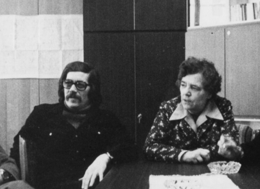 Magyar Rádió Tudományos Szerkesztősége: Erdei Grünwald Mihály mellett Márton Anna / Fotó: fortepan.hu, ADOMÁNYOZÓ Rádió és Televízió Újság