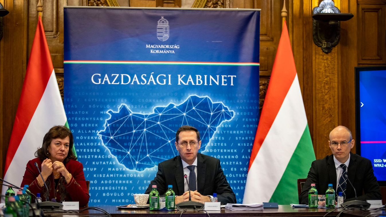 Varga Mihály: a kormány dolgozik a költségvetés módosításán