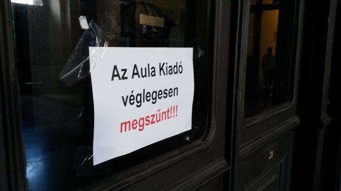 Megszűnés előtt 35 millió forintnyi jegyzettámogatás tűnt el az Aula Kiadó Kft.-nél. Fotó: PestiSrácok.hu