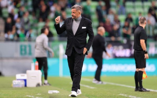 Mátyus János csapata a vereség ellenére helytállt az Üllői úton, ám a tréner habitusát ismerve hiányzik neki a pontszerzés. Fotó: a Kisvárda FC hivatalos Facebook-oldala