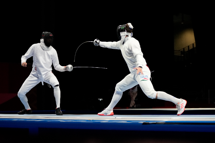 Ez ma Siklósi Gergely napja Tokióban! Ragyogóan vív, és immár az olimpiai döntőre készülhet! Fotó: MTI/AP/Haszan Ammar