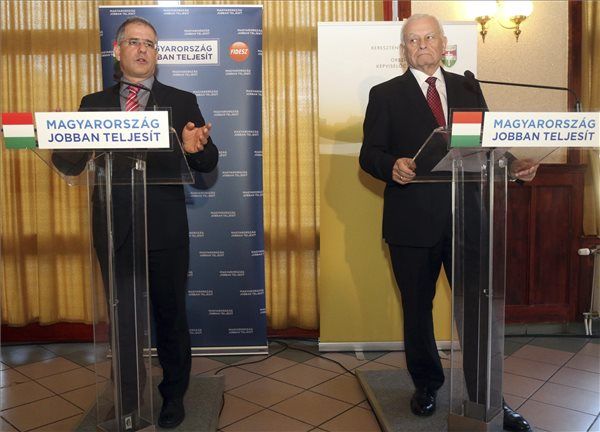 Kósa Lajos és Harrach Péter. Fotó: Vajda János/MTI