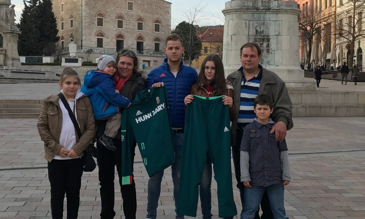 Kenderesi Tamás és a család / Fotó: Kenderesitamas.hu