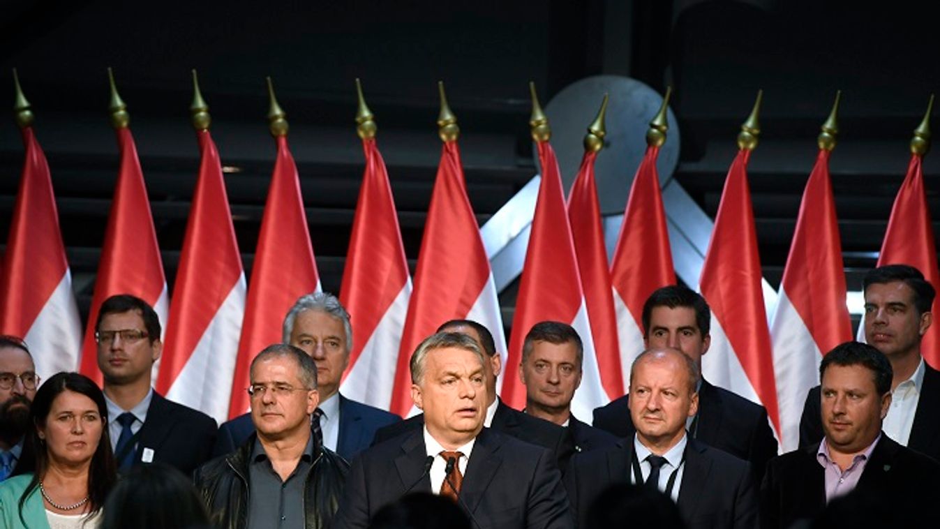 Orbán alkotmánymódosítási javaslatot nyújt be