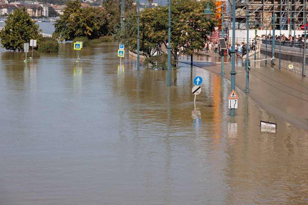 20240921 -- Tetőzik a Duna áradása Budapesten // fotó: Hatlaczki Balázs
