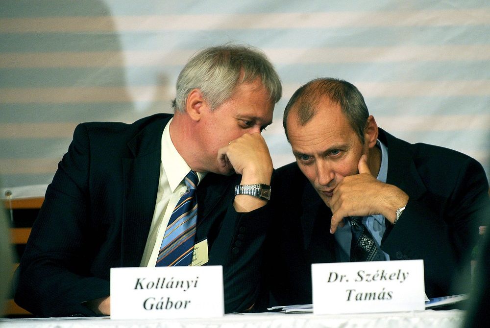 Budapest, 2008. június 5. Kollányi Gábor, a HospInvest Zrt. elnöke, (b) és Székely Tamás egészségügyi miniszter részt vesz az egészségügyi magánszolgáltatók III. országos konferenciáján a Barabás Villa konferenciatermében. MTI Fotó: Földi Imre