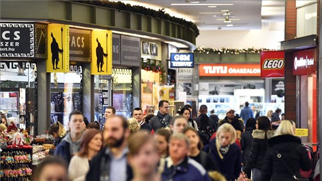 1200 milliárdot költöttek a magyarok decemberben az üzletekben
