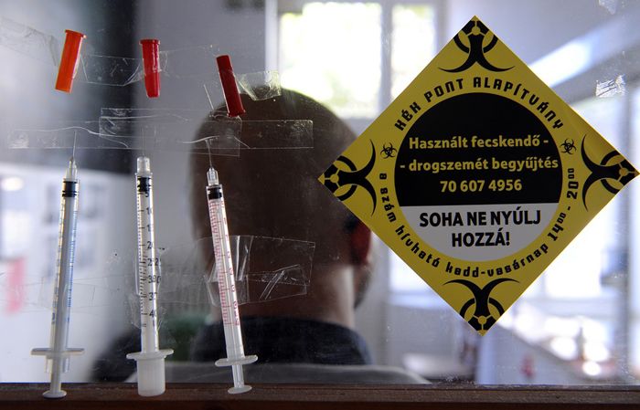 Ahol megjelenik a tűcsereprogram, a