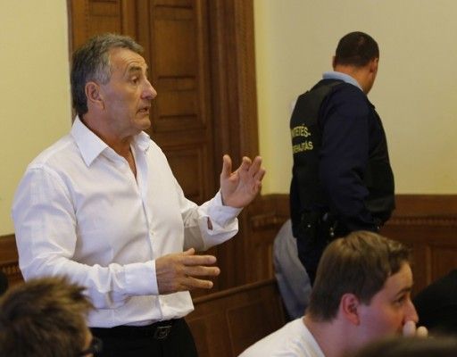 Boros szerint a Budapesti robbantásokat tulajdonképpen az energolos Drobilich Gábor rendelte meg. A képen Drobilich a Fenyő-gyilkosság ügyében tesz tanúvallomást a Fővárosi Törvényszéken. Fotó: FG/PestiSrácok.hu