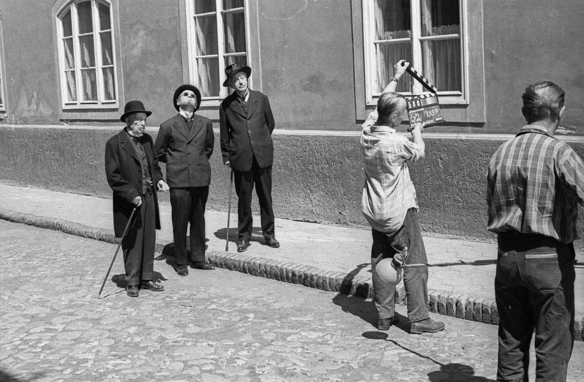 Latinovits Zoltán, Mensáros László és Gózon Gyula színművészek az Aranysárkány című film forgatásán / Fotó: Fortepan.hu