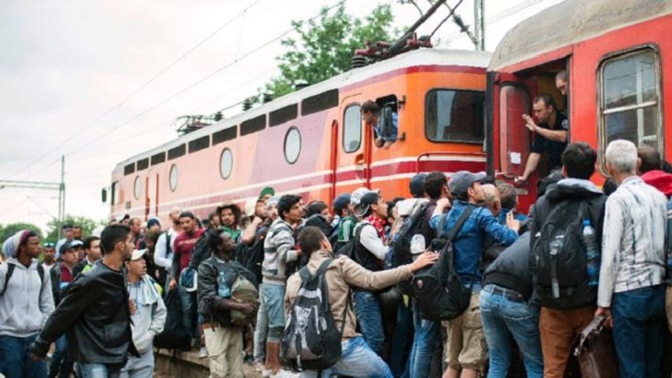 Macedónia: rendkívüli állapotot hirdettek ki a migránstömegek miatt