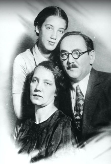 Nagy Imre és családja Moszkvában, 1944 / Fotó: Fortepan.hu, ad.: Jánosi Katalin