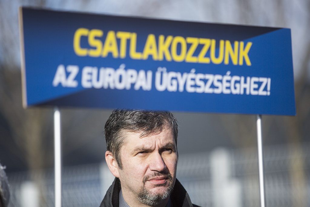 Őszintén reméljük, hogy Hadházy Ákos a Városháza eladási ügyében is gőzerővel gyűjti majd a bizonyítékokat. Hiszen megígérte, hogy politikai oldaltól függetlenül szembeszáll minden mutyizással! Fotó: Horváth Péter Gyula
