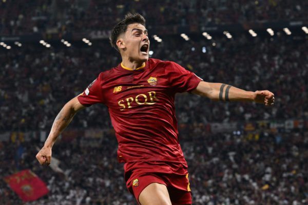 Az olasz csapat játékosa, Paulo Dybala gólöröme a labdarúgó Európa-liga döntőjében játszott Sevilla-AS Roma mérkőzésen a budapesti Puskás Arénában 2023. május 31-én.<br /> Fotó: MTI/Illyés Tibor