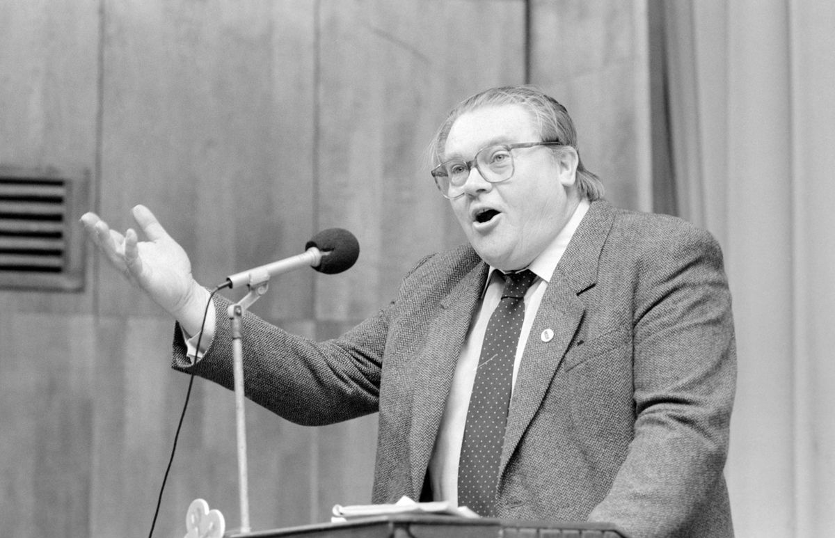 Csurka István, a párt egyik alapító tagja beszél a Magyar Demokrata Fórum (MDF) választási nagygyûlésén a békéscsabai Ifjúsági Házban.<br /> MTI Fotó: Németh György
