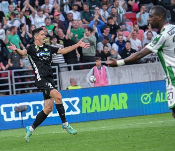 Tóth Barna, a Paks játékosának gólöröme a labdarúgó MOL Magyar Kupa döntőjében játszott FTC-Paksi FC mérkőzésen a Puskás Arénában 2025. május 14-én.<br />Fotó: MTI/Illyés Tibor
