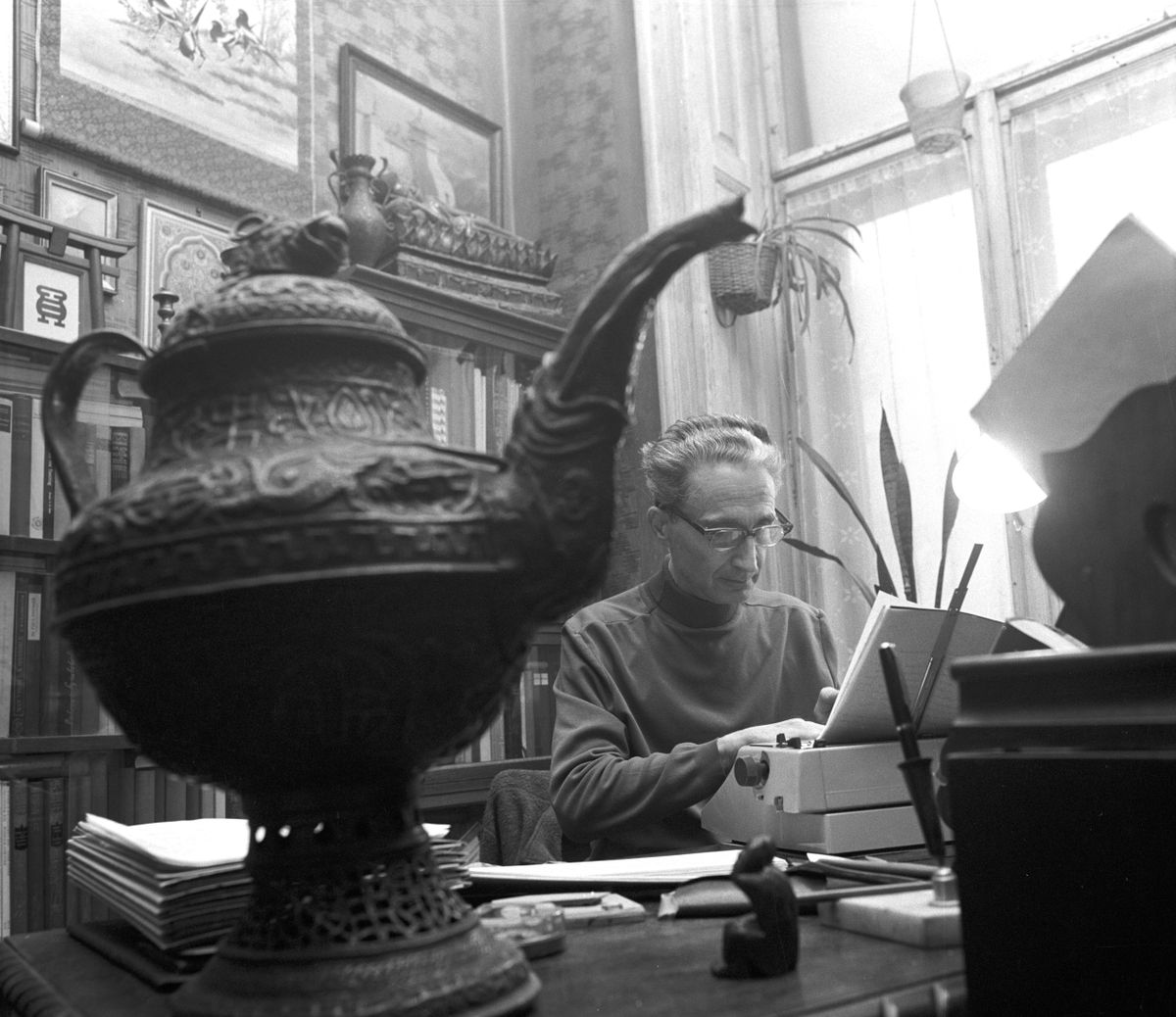 Dr. Hetényi Ernõ, a Misszió és a Buddhológiai Intézet vezetõje / MTI Fotó: Kovács Sándor