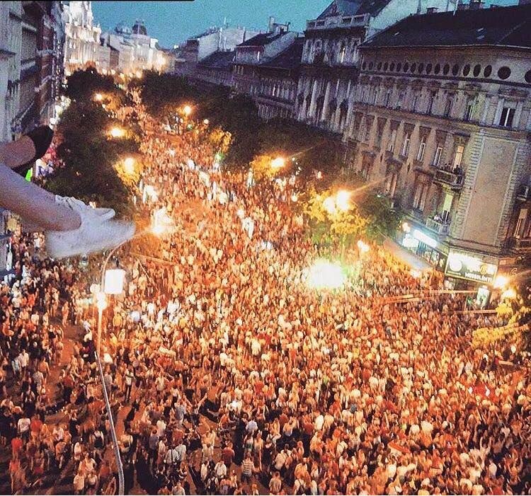 Elég szűk volt a belváros (kép: facebook.com/Szalai Ádám Official)