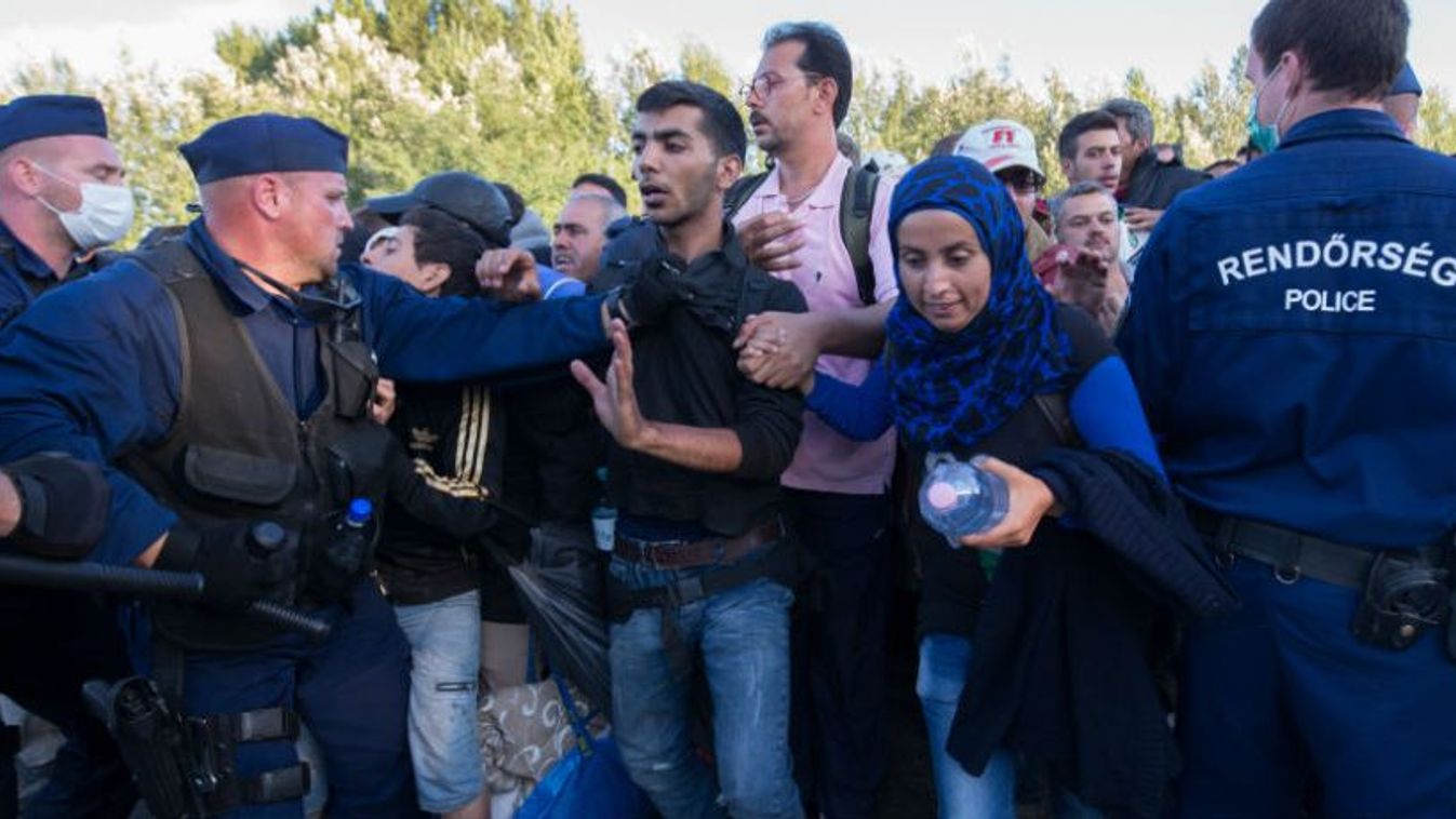 Rendőrökkel, határrendészekkel, nemzetbiztonságiakkal szerettetné meg a migránsokat a Soros-szervezet