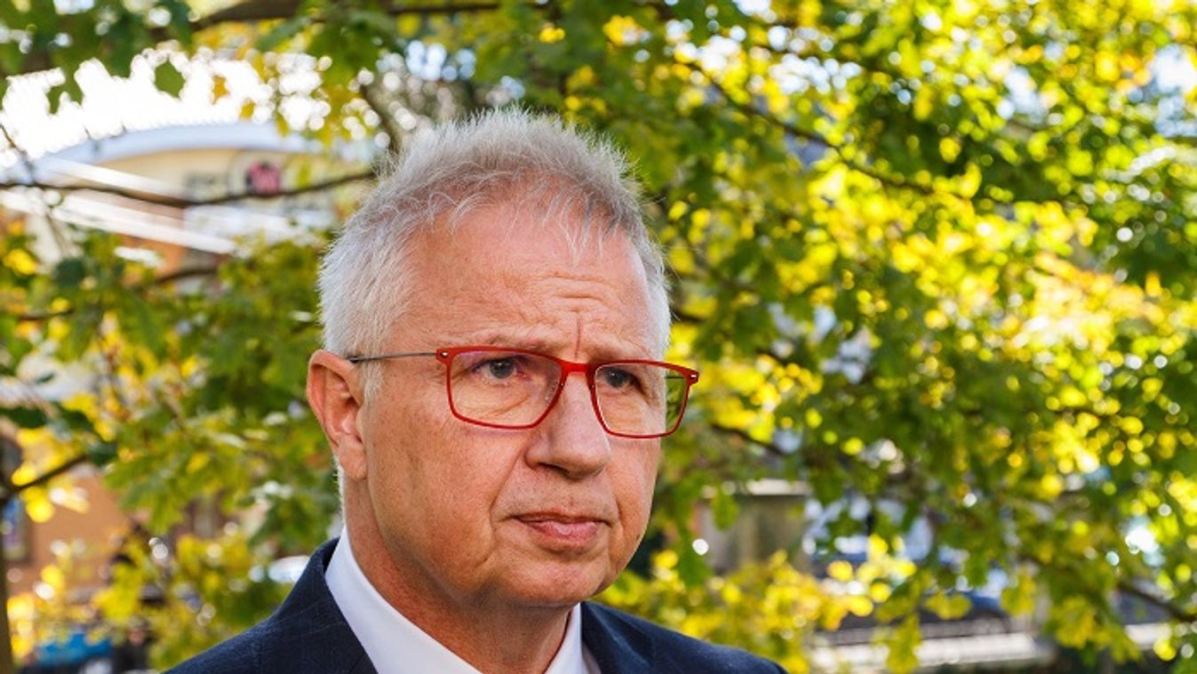 Az MSZP követeli Trócsányi eltávolítását az EP-listáról