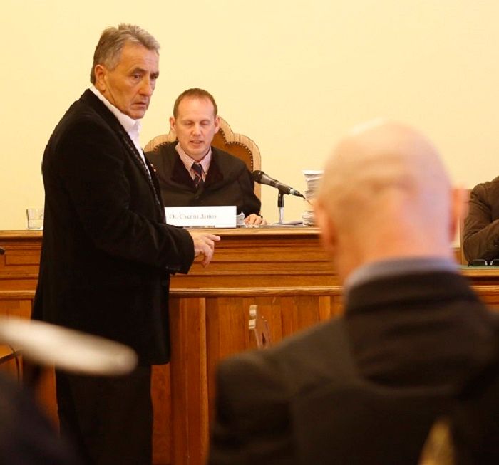 Drobilich Gábor vallomást tesz a Fenyő-gyilkosság ügyében. Háttal a tettesként megvádolt Jozef Rohác Fotó: FG