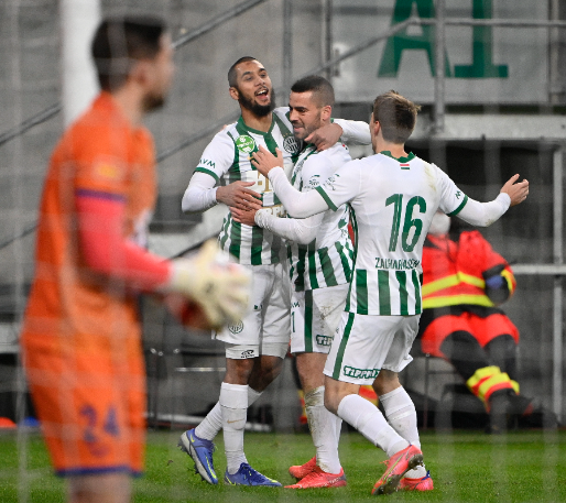 A Ferencváros egyik legjobb játékosa, Laidouni joggal örült: nem csupán szép, de fontos gólt is lőtt a Puskás Akadémia ellen. Fotó: MTI/Szigetváry Zsolt