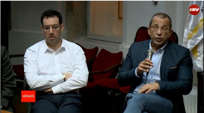 A Transparency International képviseletében Ligeti és a liberálisok komprommitálódott politikusa, Bodnár Zoltán Fotó: atv.hu