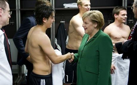 Merkel és Özil / Fotó: Telegraph.co.uk