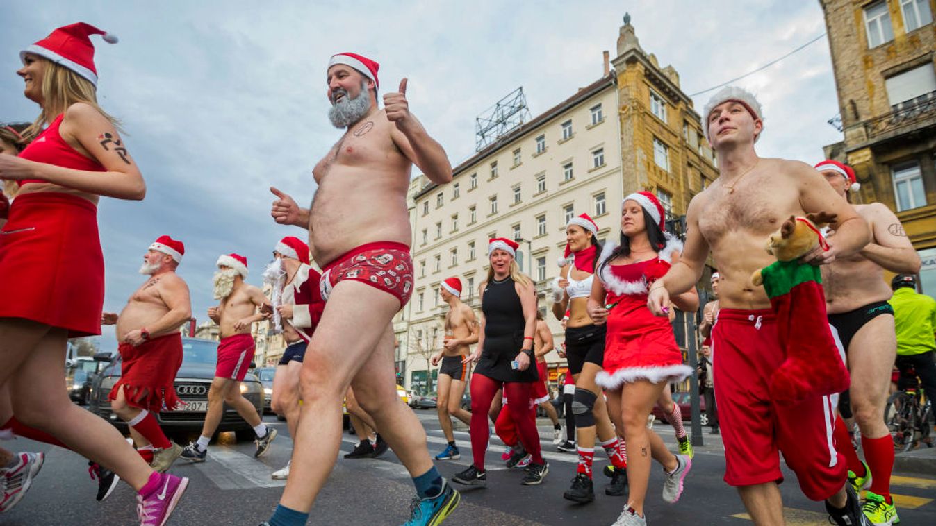 Mikulások kocogtak Budapesten a belvárosban