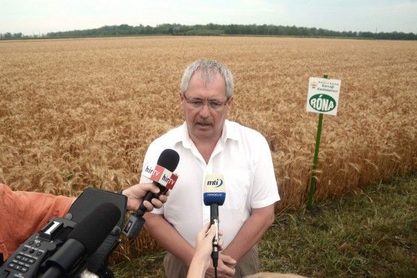 Fazekas Sándor agrárminiszter a nagy magyar rónán