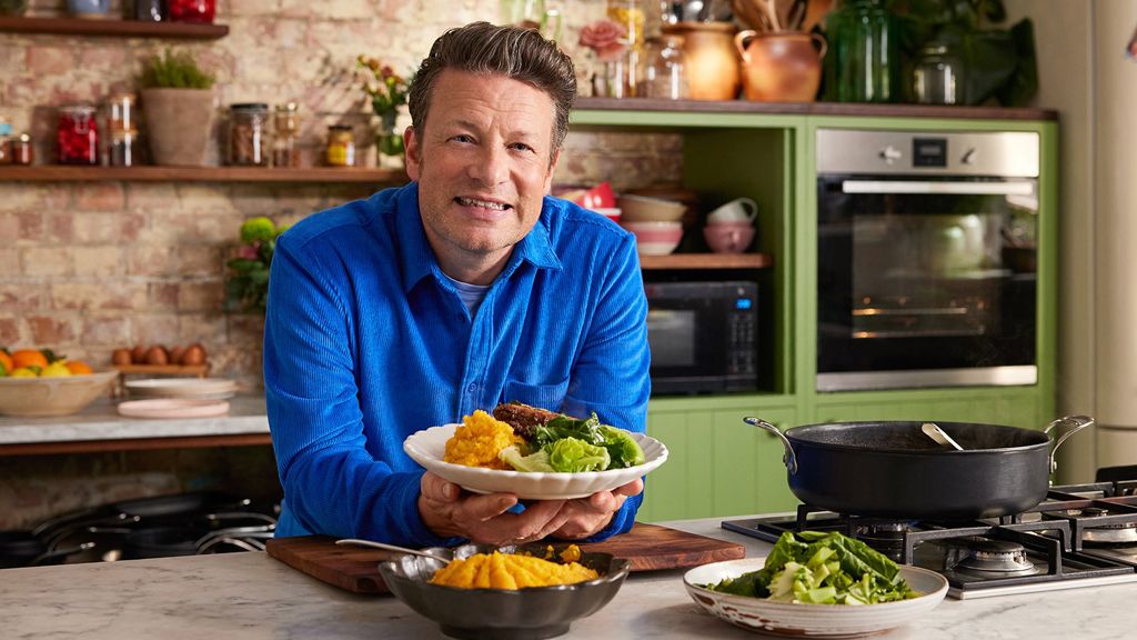 Jamie Oliver 50 éves és 49 éve főz