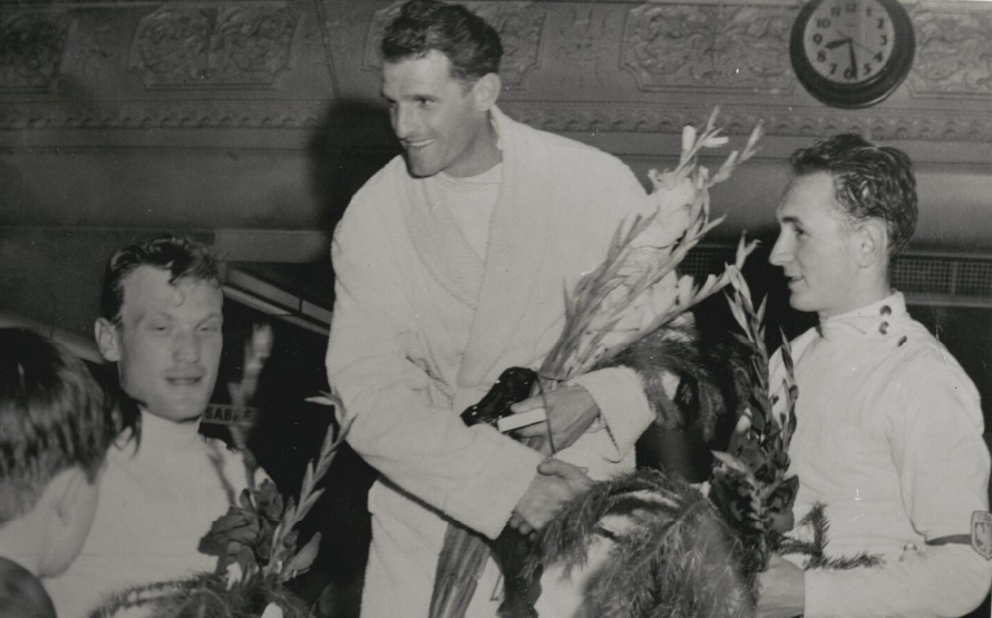 1956, dobogó, középen Kárpáti Rudolf / Fotó: Nla.gov.au