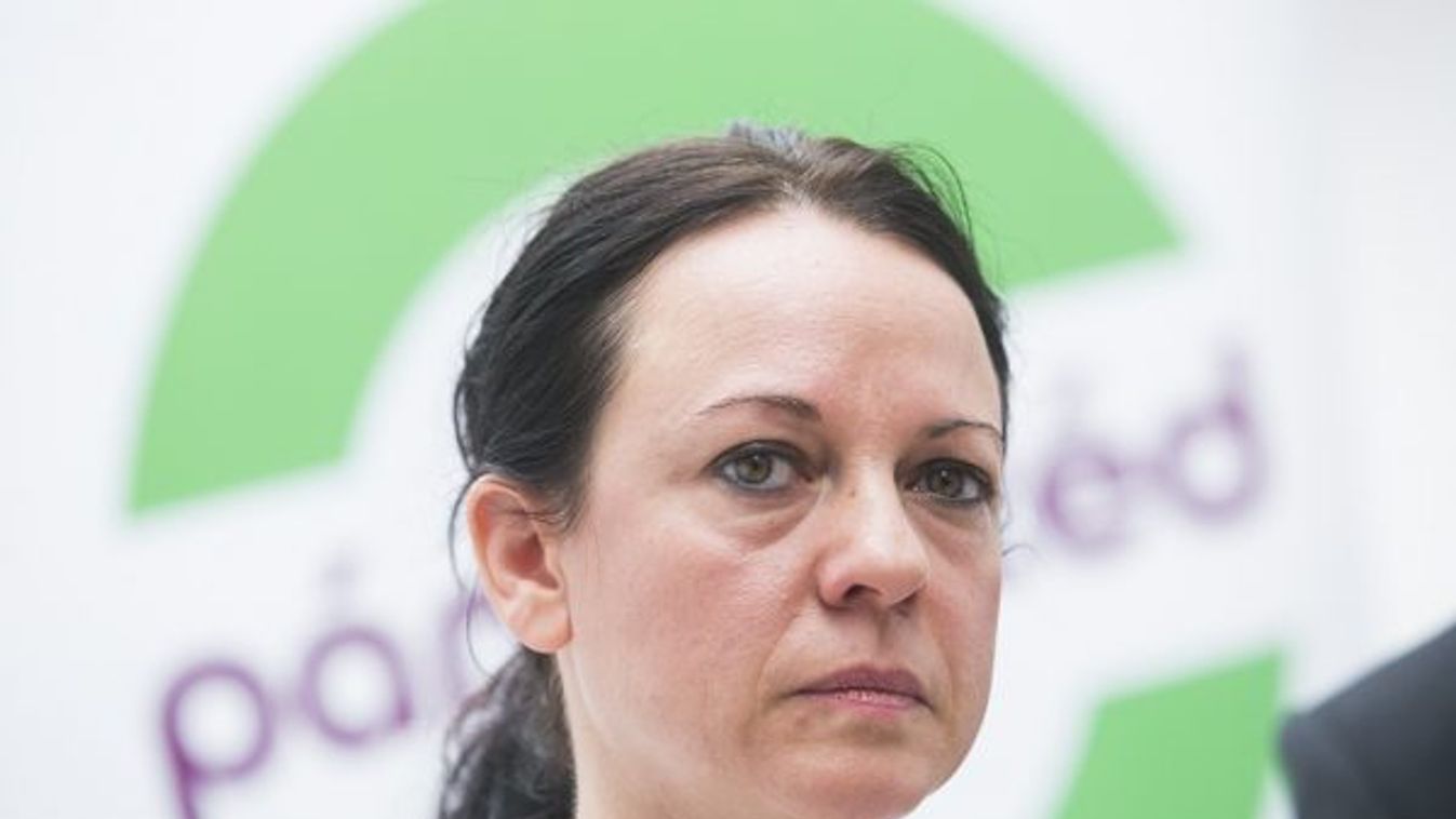 Kimenekítik Szabó Tímeát, új küldetést kapott