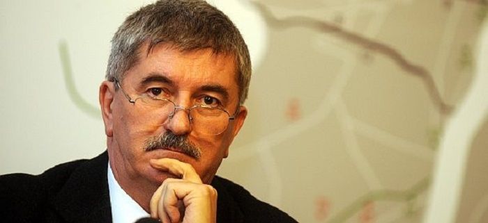 A vád szerint az egykori MVM vezér, Kocsis István fizetett a tábornoknak, hogy kimossa őt a jelenleg is folyó bűnperéből Fotó: 168óra.hu