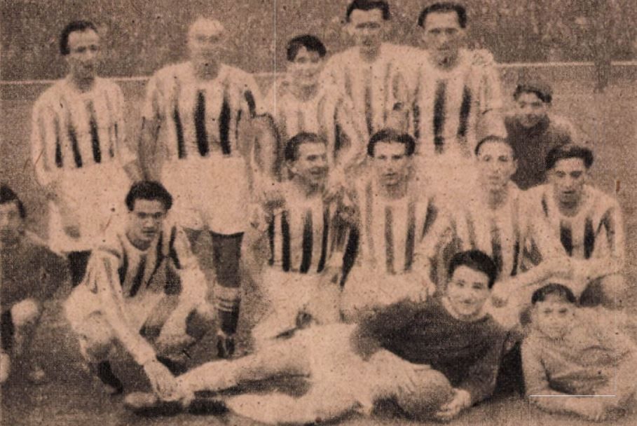 Az MTK csapata a Csepel legyőzése után. Balról, felső sor: Bodola, Bíró, Sándor, Börzsei, Kovács II.; guggol: Hofft ing. Mészáros, Hidegkúti, Kovács I., Hegedűs, lent: Gellér, Forrás: Képes Sport/Arcanum.hu