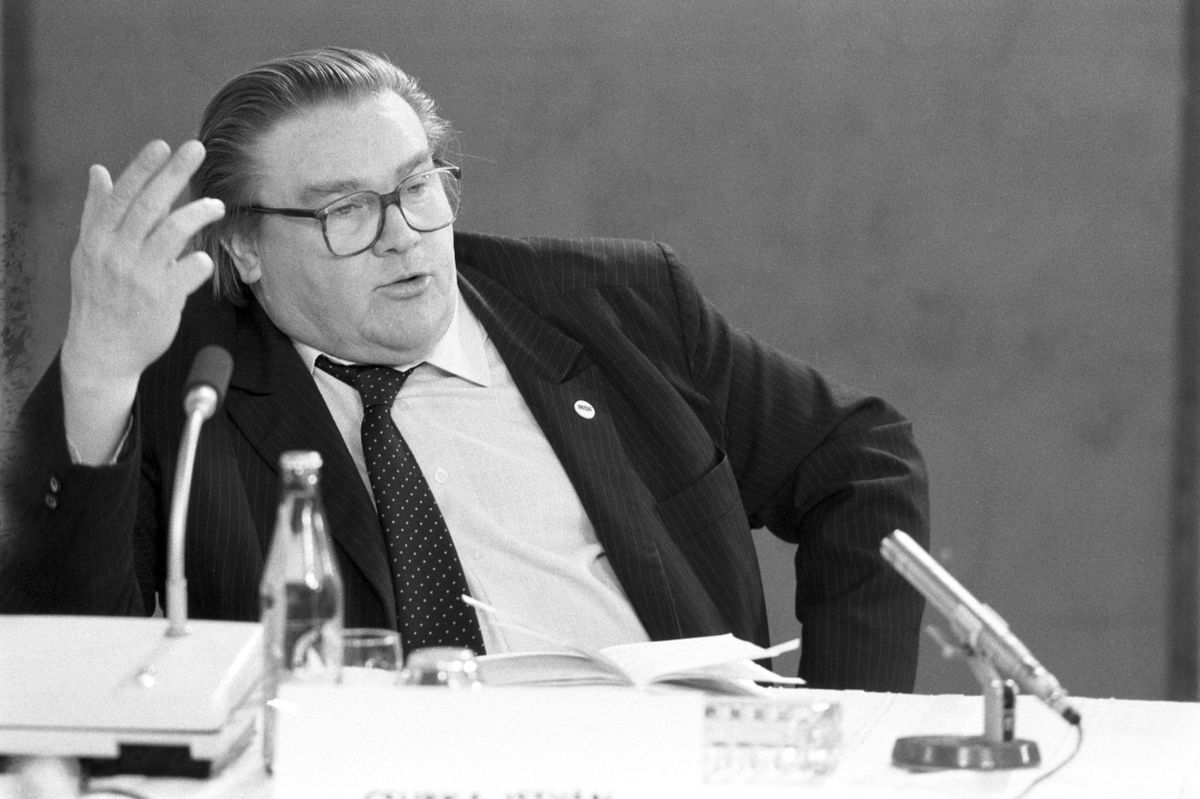 Csurka István író, a Magyar Demokrata Fórum (MDF) elnökségi tagja beszél / Fotó: MTI