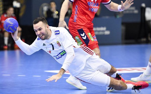 Bóka Bendegúz a férfi kézilabda olimpiai selejtező torna Norvégia - Magyarország mérkőzésén a Tatabányai Multifunkciós Csarnokban 2024. március 16-án.<br />Fotó: MTI/Bodnár Boglárka