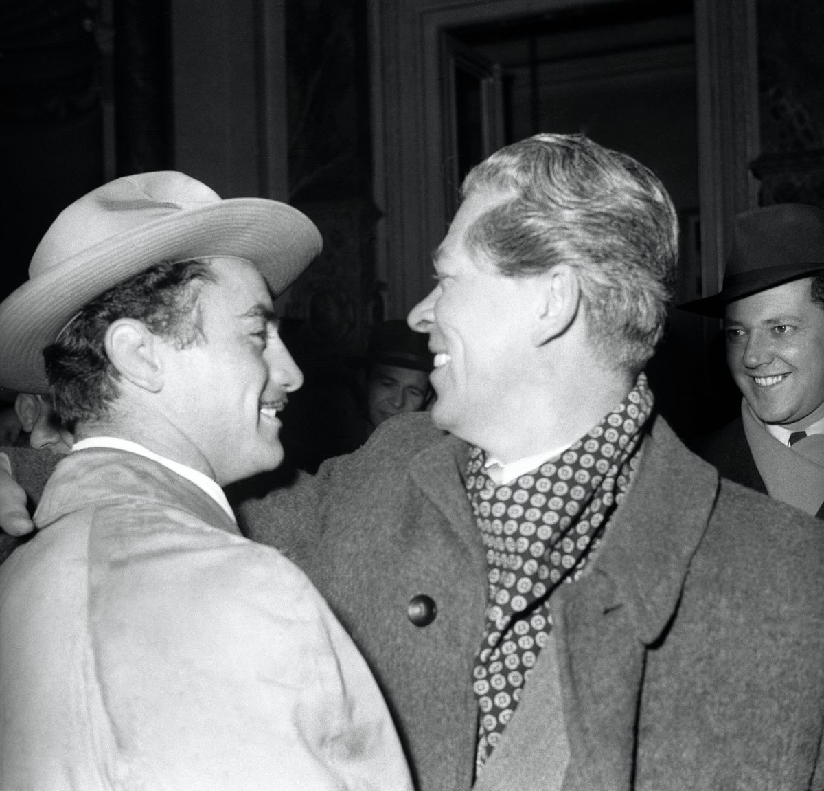 1956. december 18. Papp Lászlót fogadja Marosán György államminiszter / Fotó: MTI