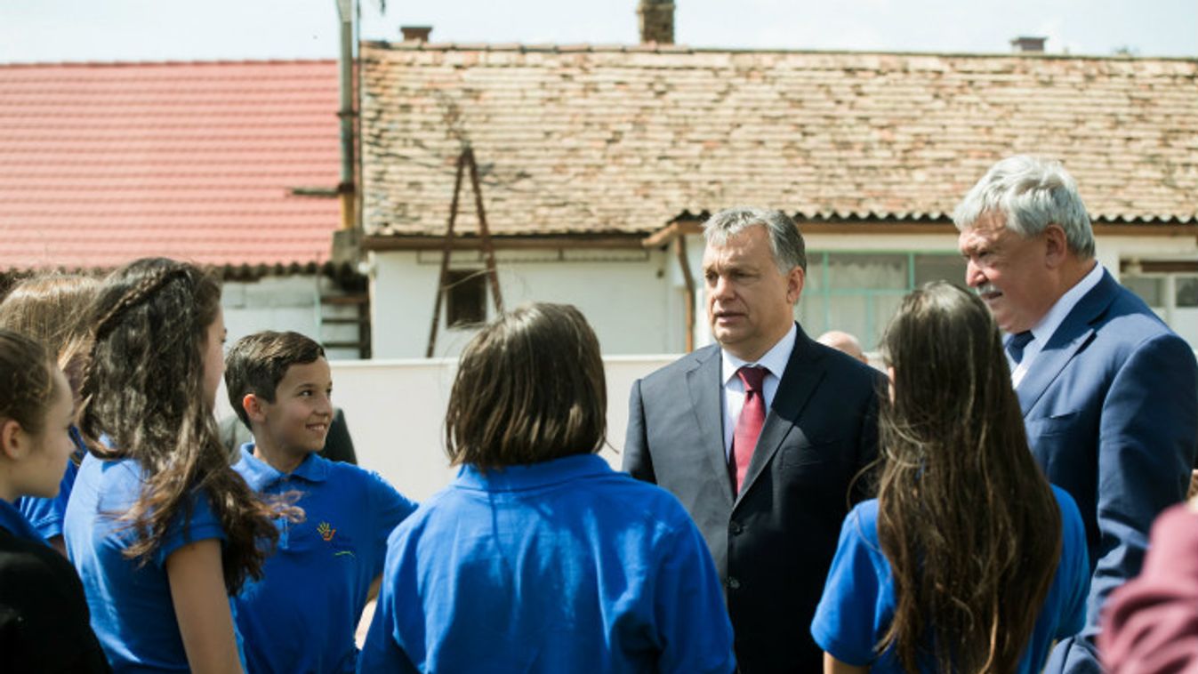 Orbán: előny lehet a nehezebb helyzetben való helytállás
