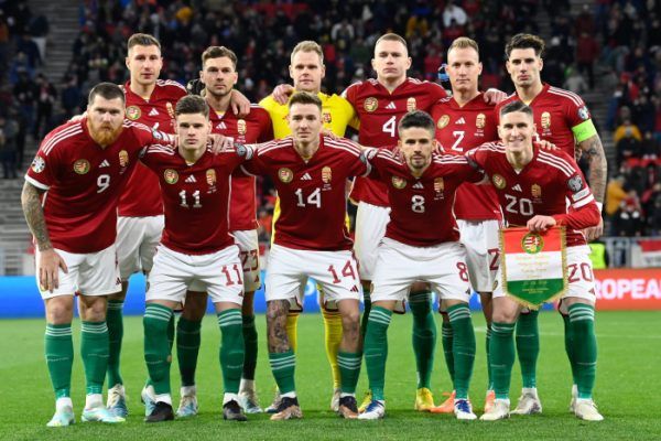 A magyar válogatott kezdőcsapata a labdarúgó Európa-bajnoki selejtezők G csoportjában játszott Magyarország-Bulgária mérkőzésen a Puskás Arénában 2023. március 27-én. Felső sor (balról): Orbán, Vécsei, Dibusz, Szalai, Lang, Szoboszlai. Elöl (balról): Ádám, Kerkez, Bolla, Nagy, Sallai. <br /> Fotó: MTI/Kovács Tamás