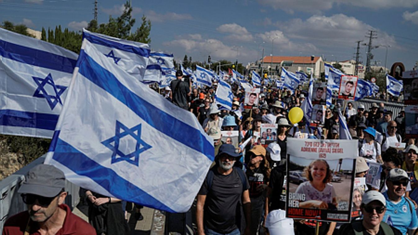 A Hamász által fogvatartott túszokért demonstráltak tízezrek Izraelben