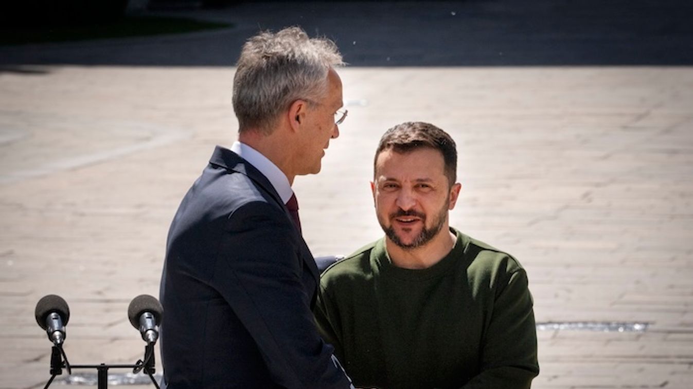 Stoltenberg szerint Kijevnek képesnek kell lennie csapást mérni az ajándékba kapott NATO-fegyverekkel