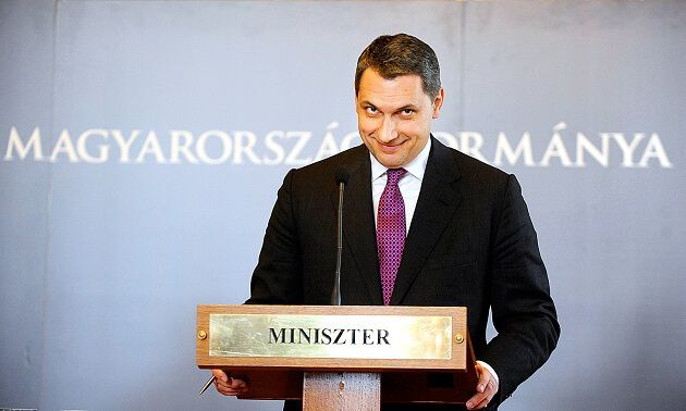 Lázár János és Giró-Szász András sajtótájékoztatója a kormányülésen hozott döntésekrõl. fotó: Reviczky Zsolt, Népszabadság
